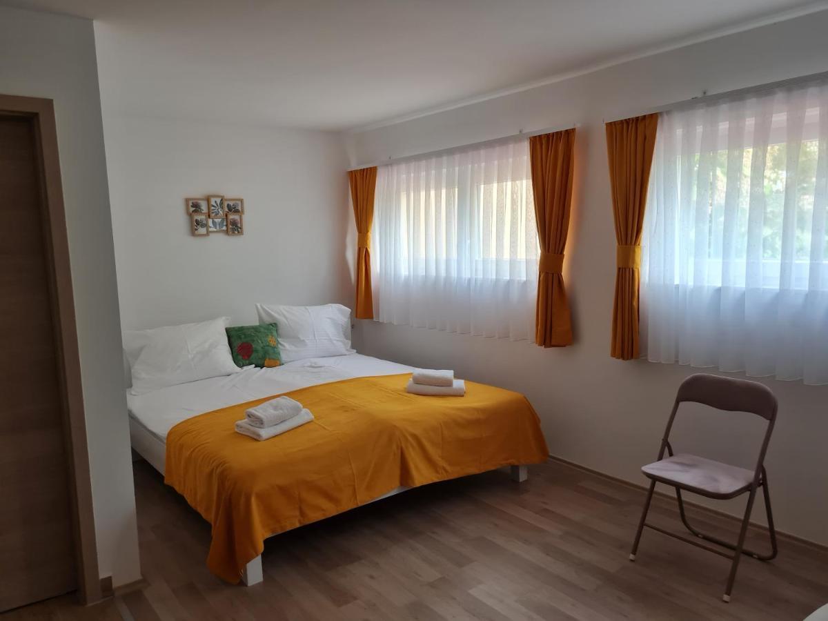 مبيت وإفطار Krnjak Restoran I Sobe Savic المظهر الخارجي الصورة