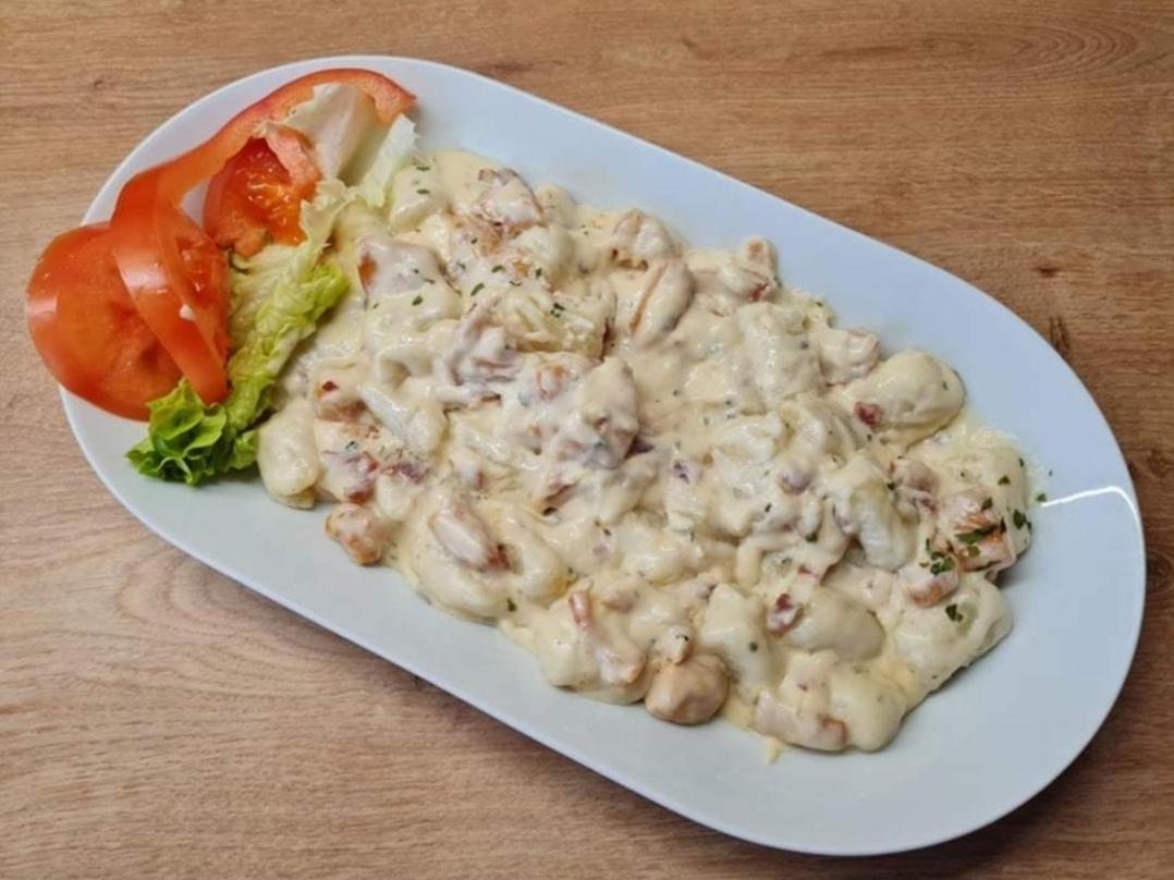 مبيت وإفطار Krnjak Restoran I Sobe Savic المظهر الخارجي الصورة