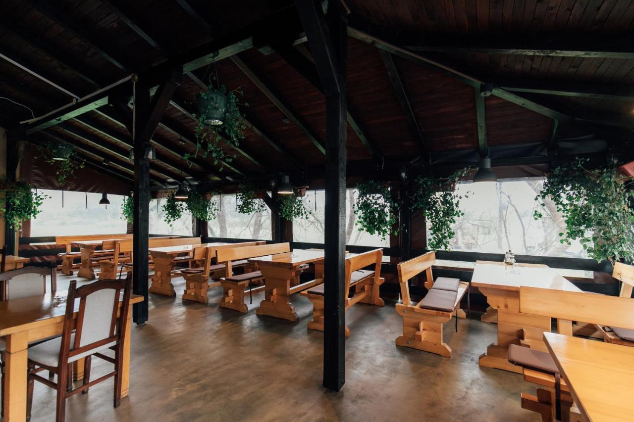 مبيت وإفطار Krnjak Restoran I Sobe Savic المظهر الخارجي الصورة